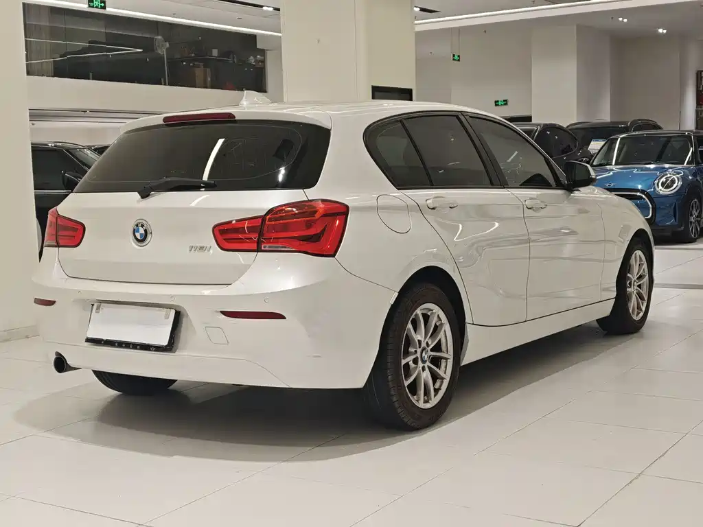 BMW 1 Series (Import) — миниатюра 8