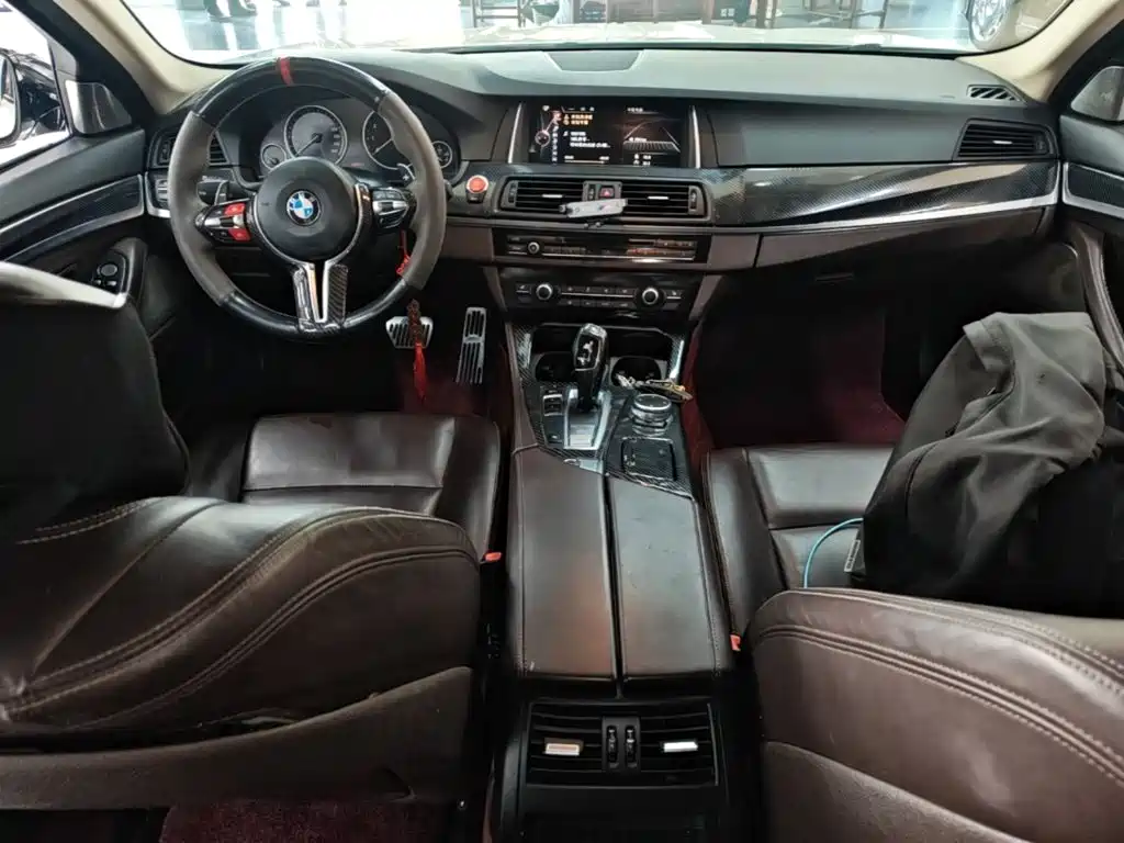 BMW 5 Series — миниатюра 10