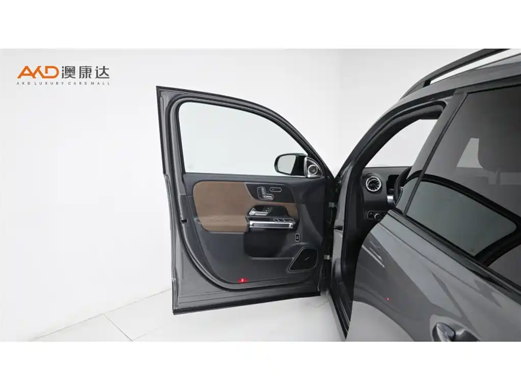 Mercedes-Benz GLB AMG — миниатюра 10