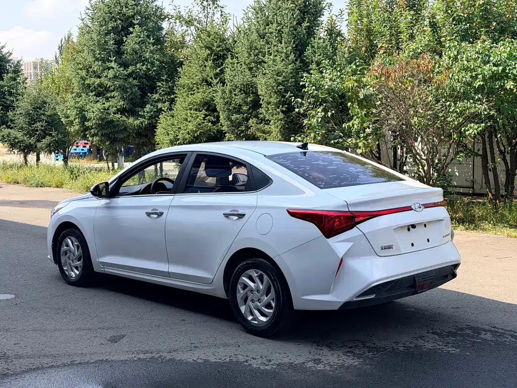 Hyundai Verna — миниатюра 4