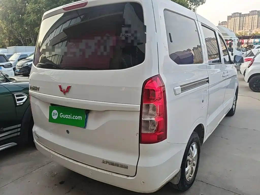 Wuling Hongguang V — миниатюра 7