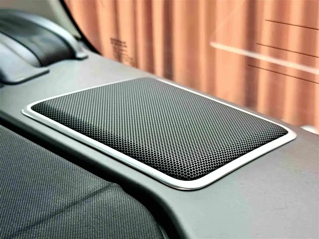 Land Rover Range Rover — миниатюра 17