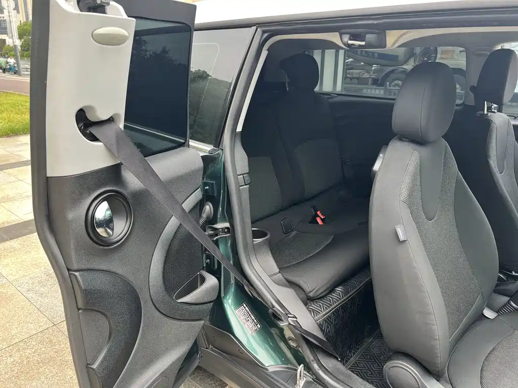 MINI Mini Clubman — миниатюра 31