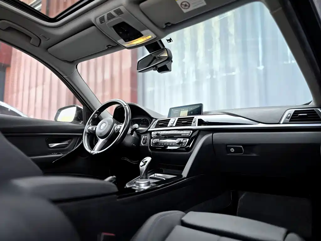 BMW 3 Series — миниатюра 9