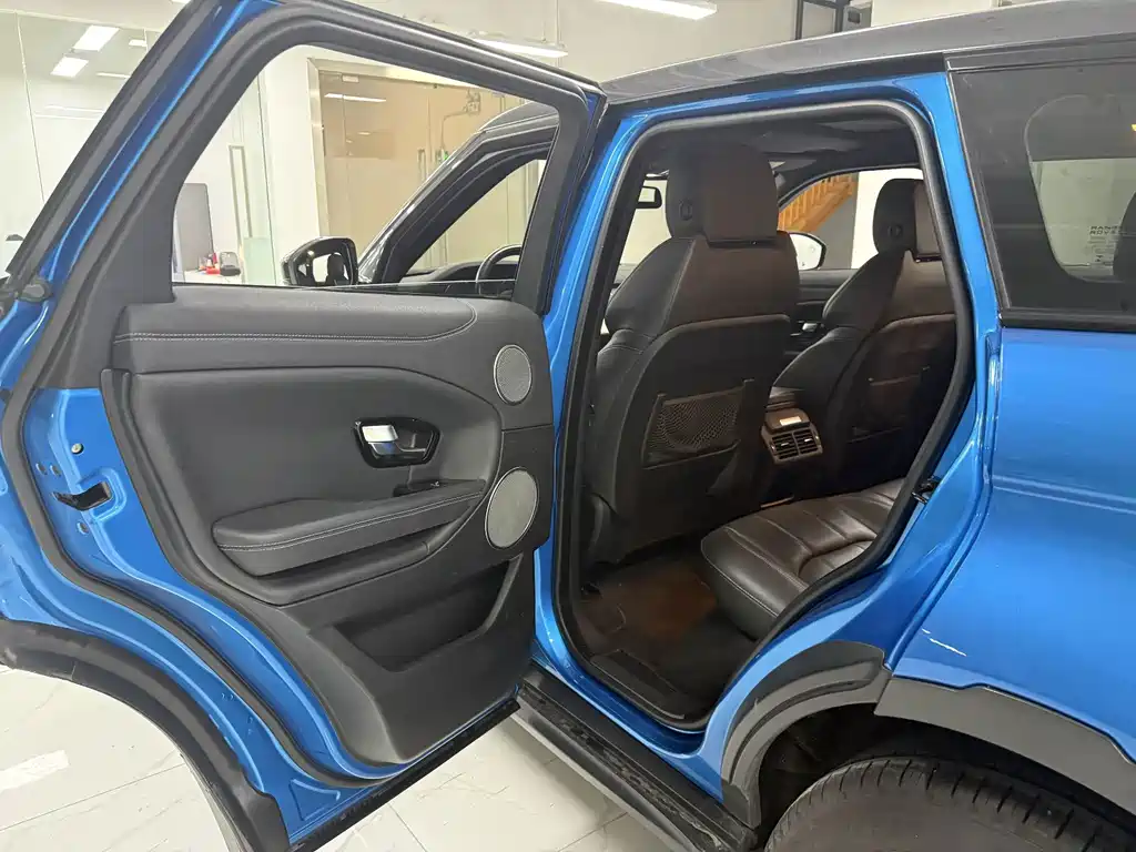 Land Rover Evoque — миниатюра 12