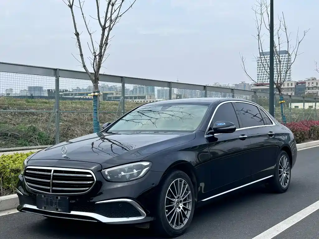 Mercedes-Benz E-Class 2022