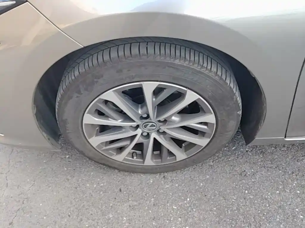 Lexus ES — миниатюра 23