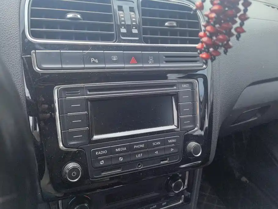 Volkswagen Polo — миниатюра 13