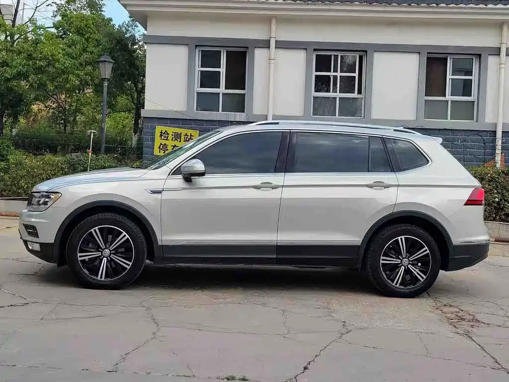 Volkswagen Tiguan L — миниатюра 7