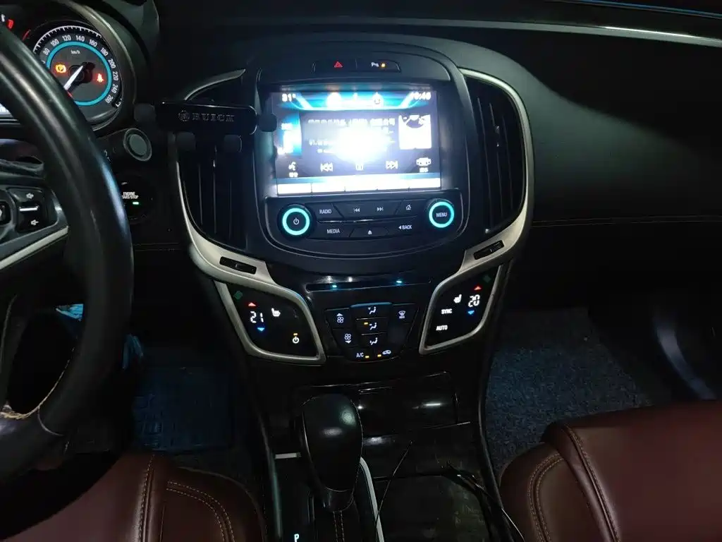 Buick LaCrosse — миниатюра 6