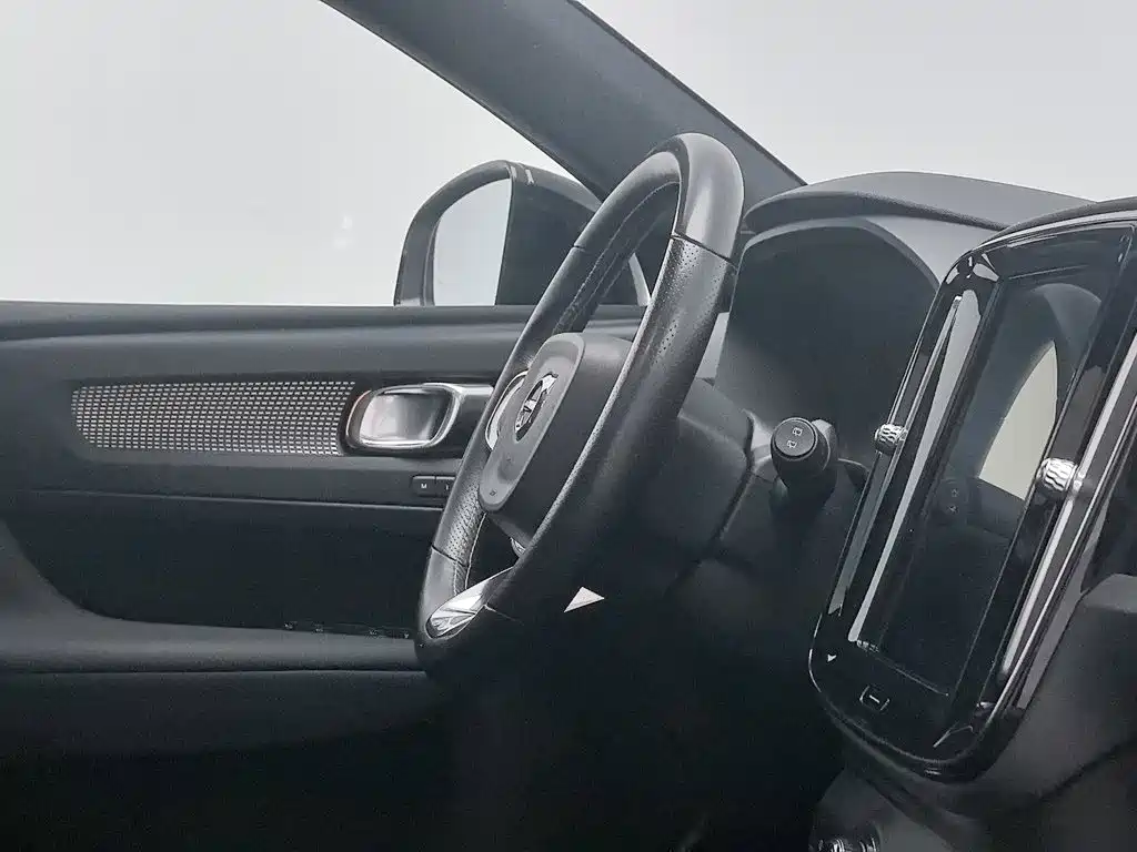 Volvo XC40 — миниатюра 22