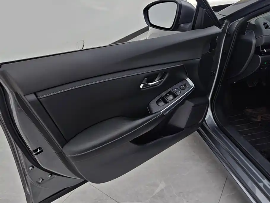 Nissan Sylphy — миниатюра 7