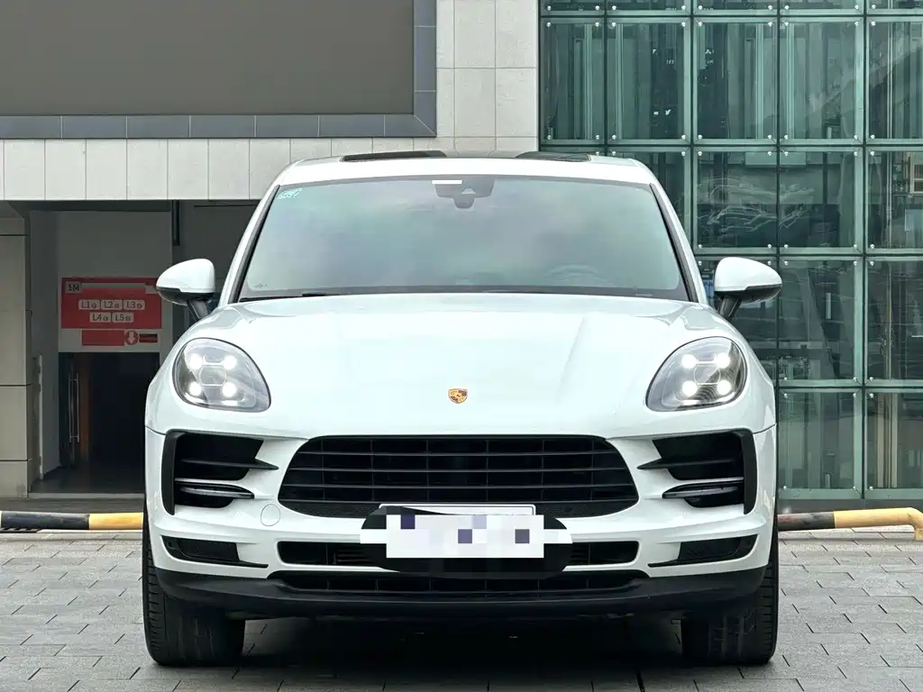 Porsche Macan — миниатюра 3
