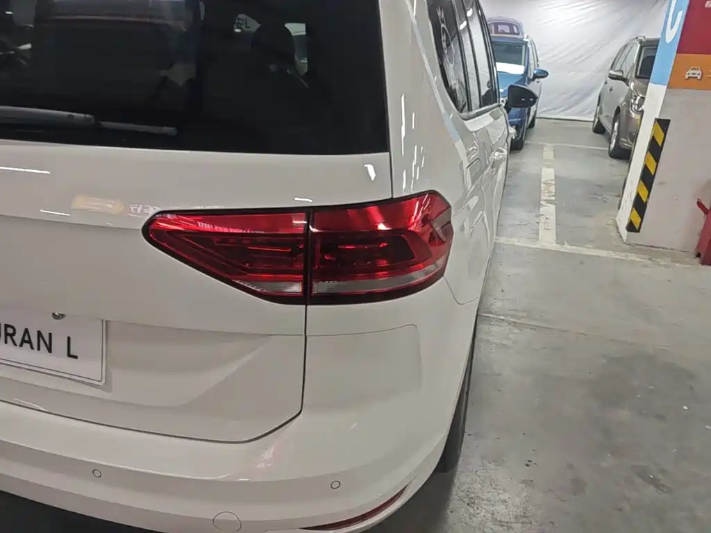 Volkswagen Touran — миниатюра 8