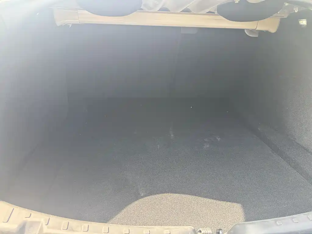 Tesla Model 3 — миниатюра 14