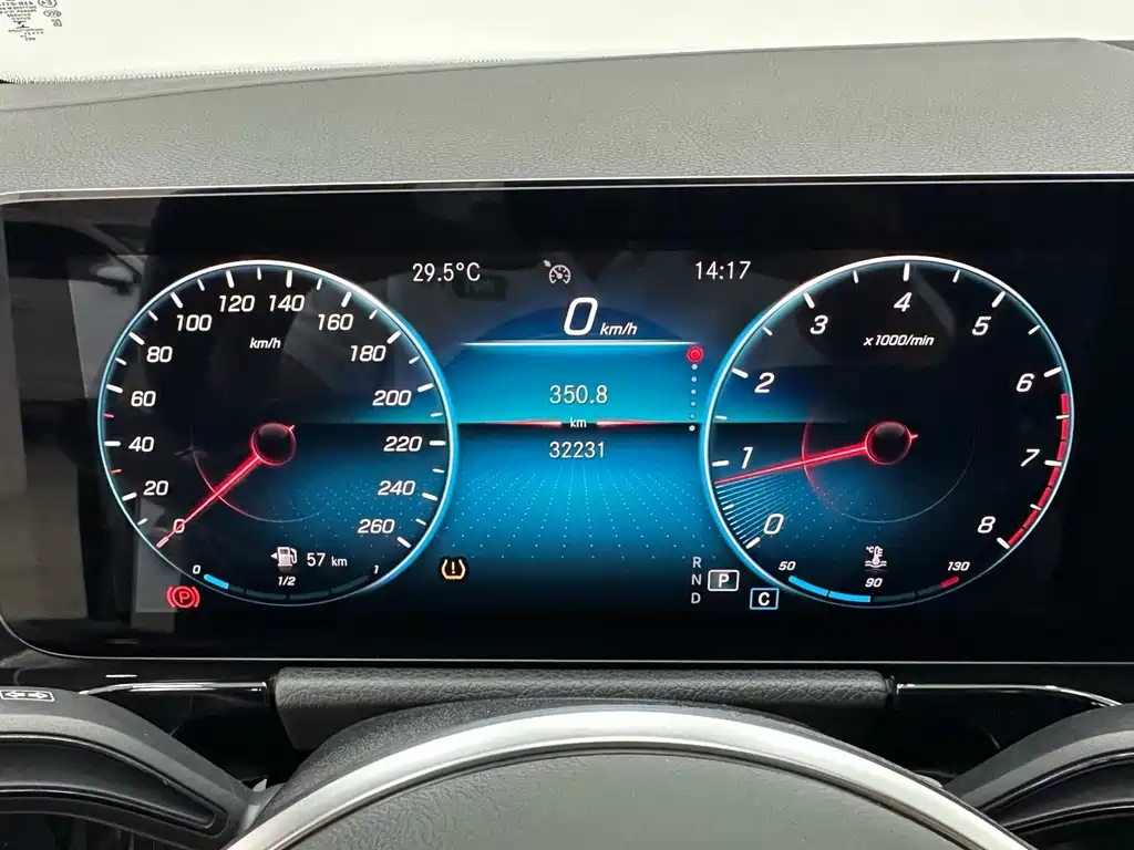 Mercedes-Benz GLA — миниатюра 13