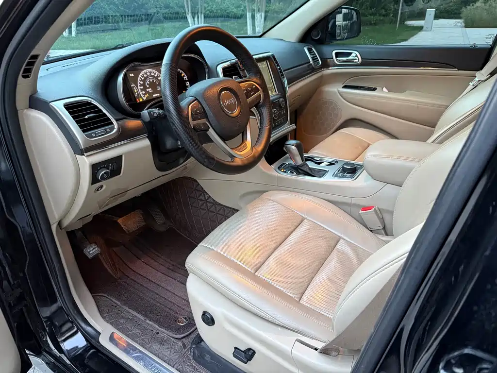 Jeep Grand Cherokee (Import) — миниатюра 6