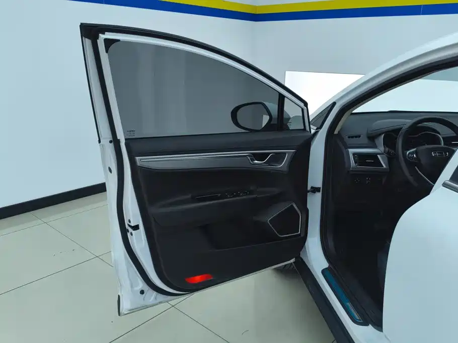 Geely Emgrand GS — миниатюра 7