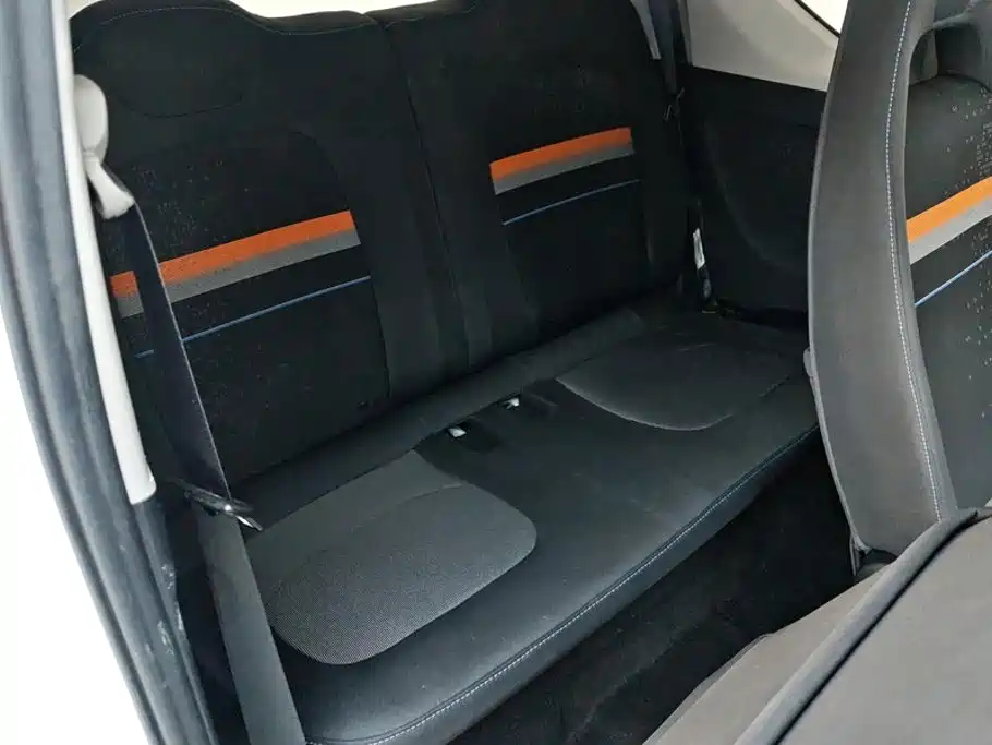 Wuling MINIEV — миниатюра 11