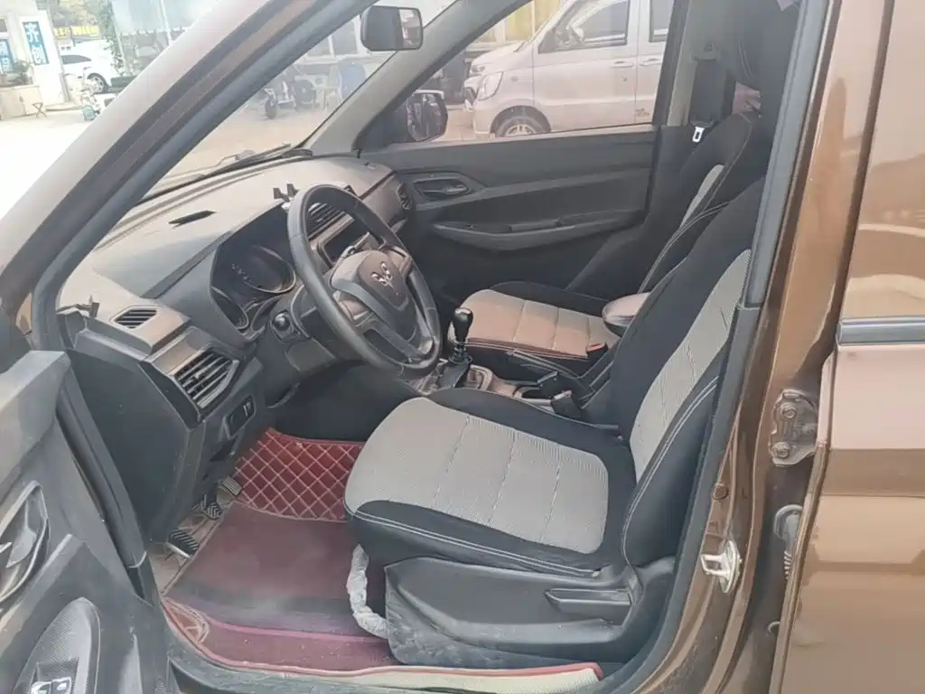 Wuling Hongguang — миниатюра 15