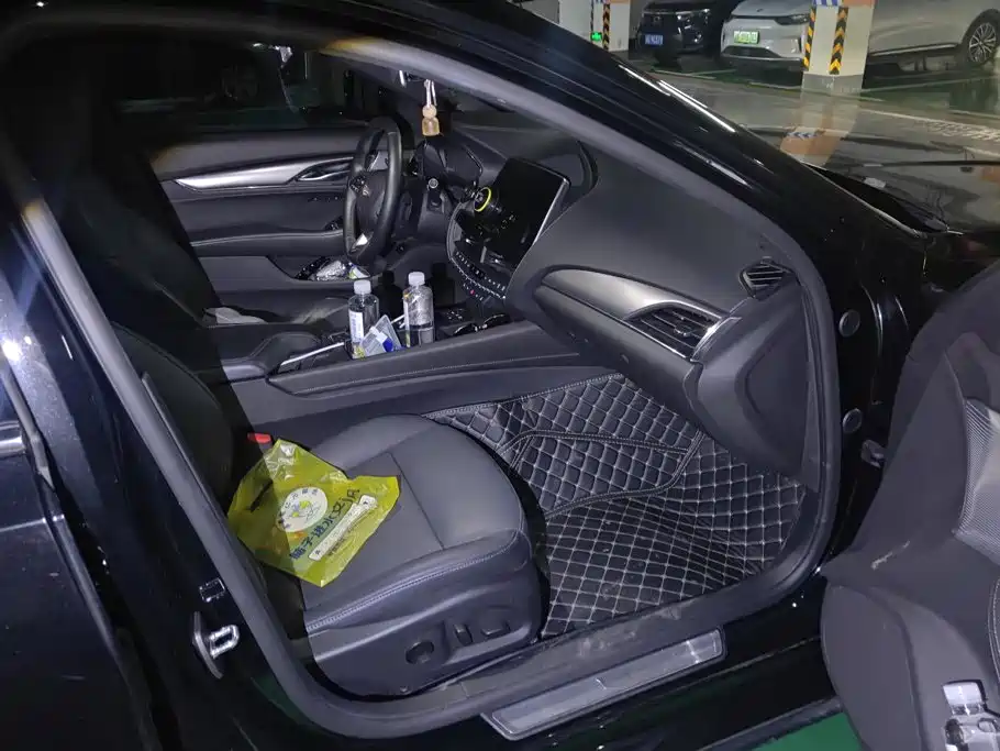 Cadillac CT5 — миниатюра 8