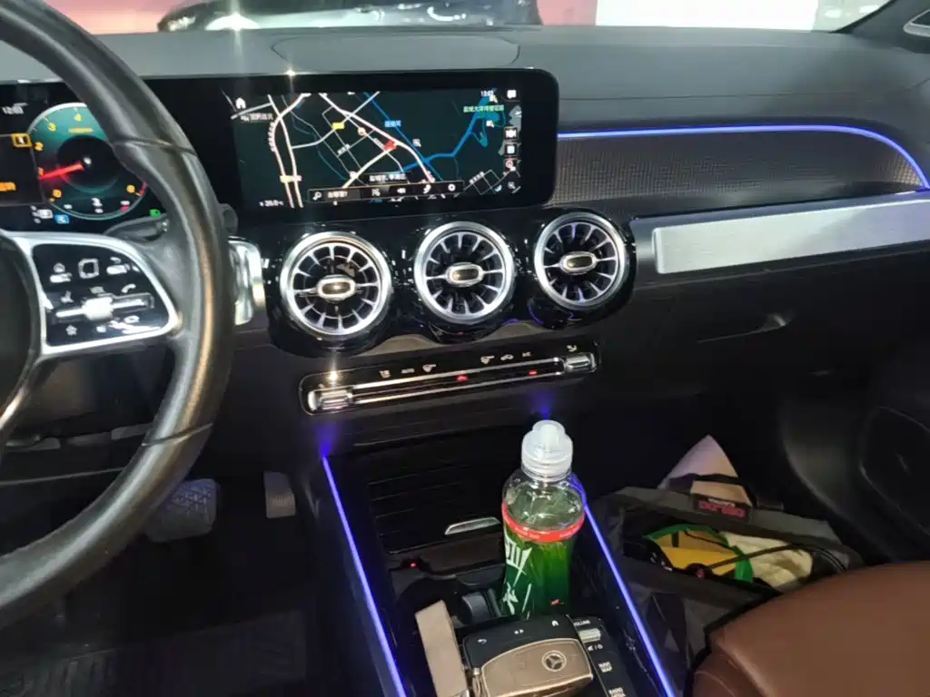 Mercedes-Benz GLB — миниатюра 13