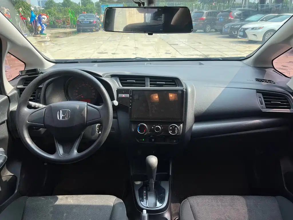 Honda Fit — миниатюра 7