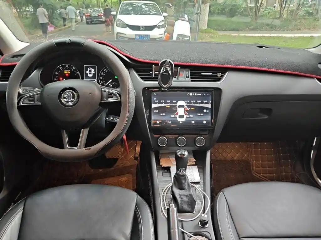 Skoda Octavia — миниатюра 6