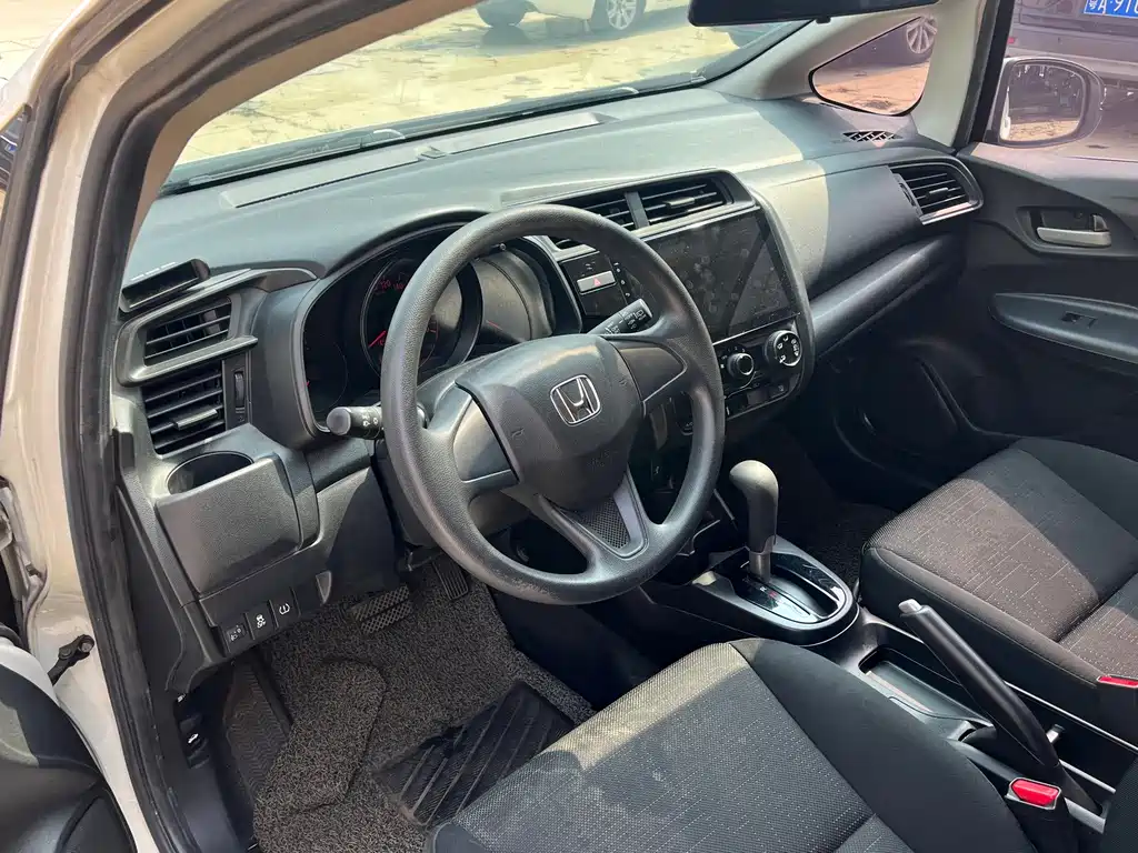 Honda Fit — миниатюра 13