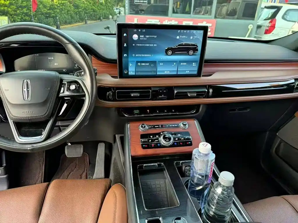 Lincoln Aviator — миниатюра 5
