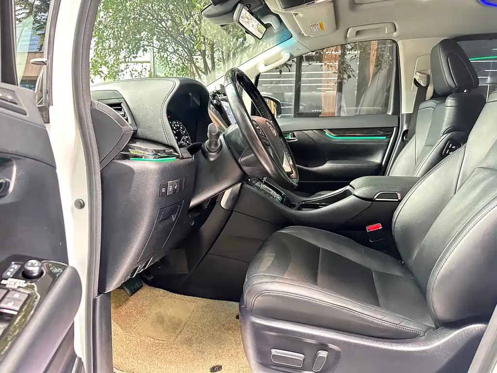 Toyota Vellfire — миниатюра 11