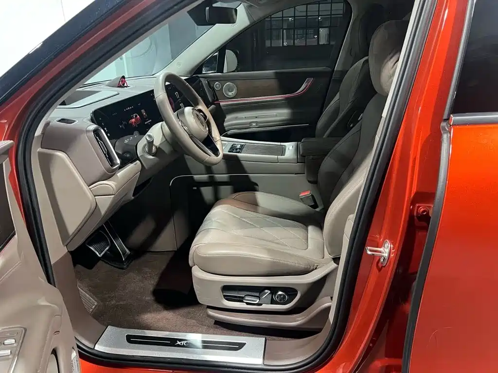 AITO ASK THE WORLD M9