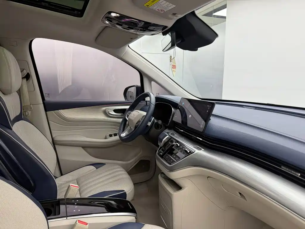 Roewe iMAX8 — миниатюра 16