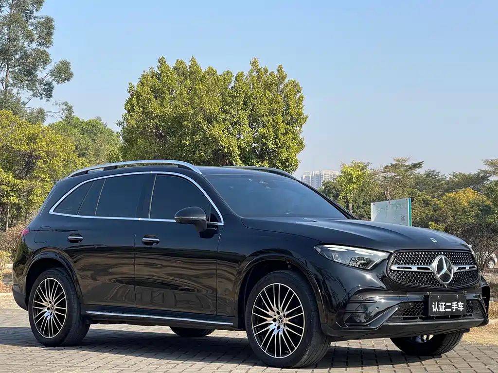 MERCEDES-BENZ GLC