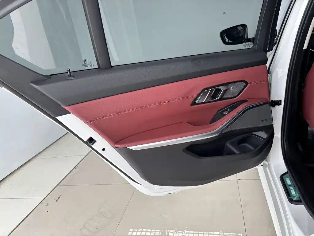 BMW 3 Series — миниатюра 21