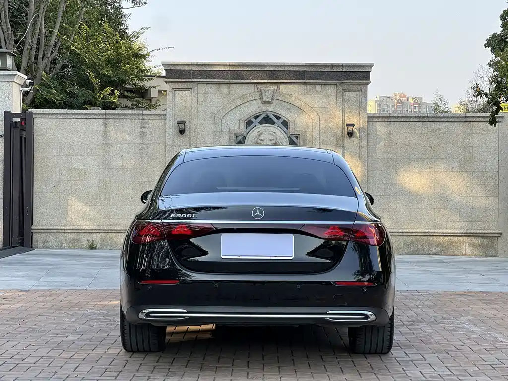 Mercedes-Benz E-Class — миниатюра 21