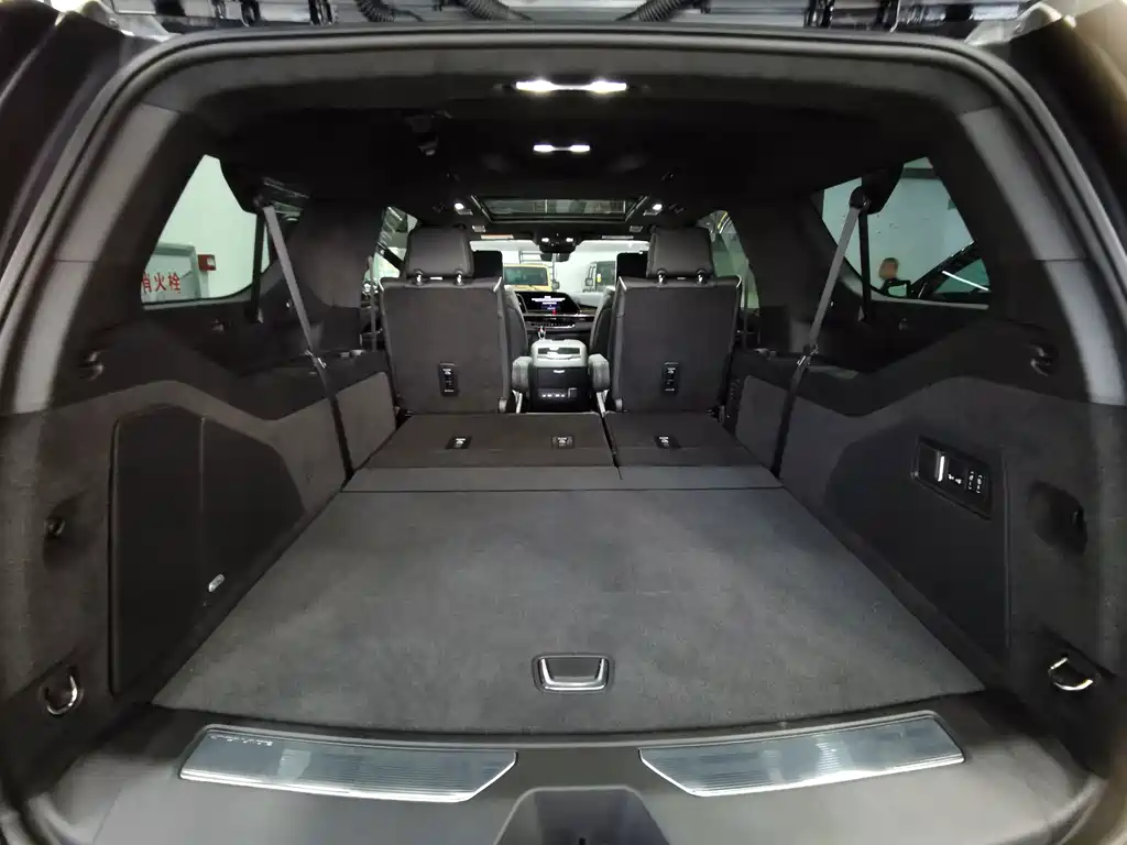 Cadillac Escalade — миниатюра 15