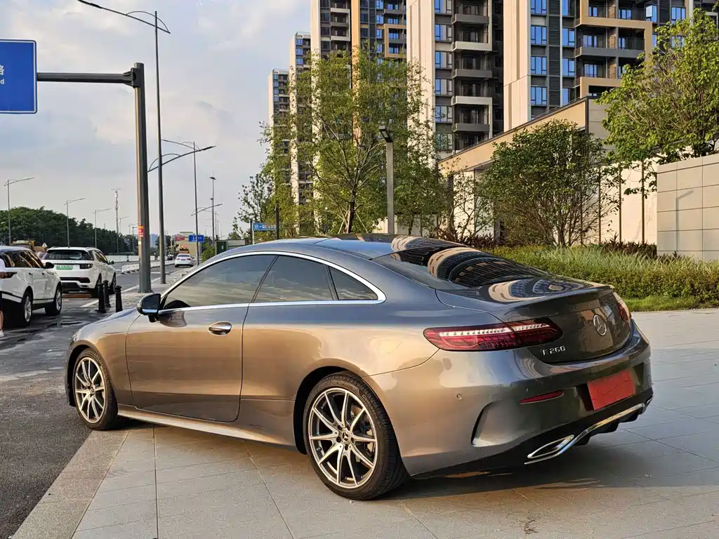 Mercedes-Benz E-Class (Import) — миниатюра 8