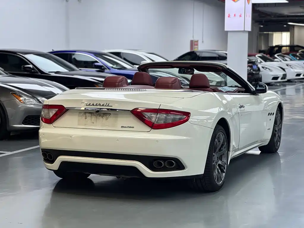 Maserati GranCabrio — миниатюра 7