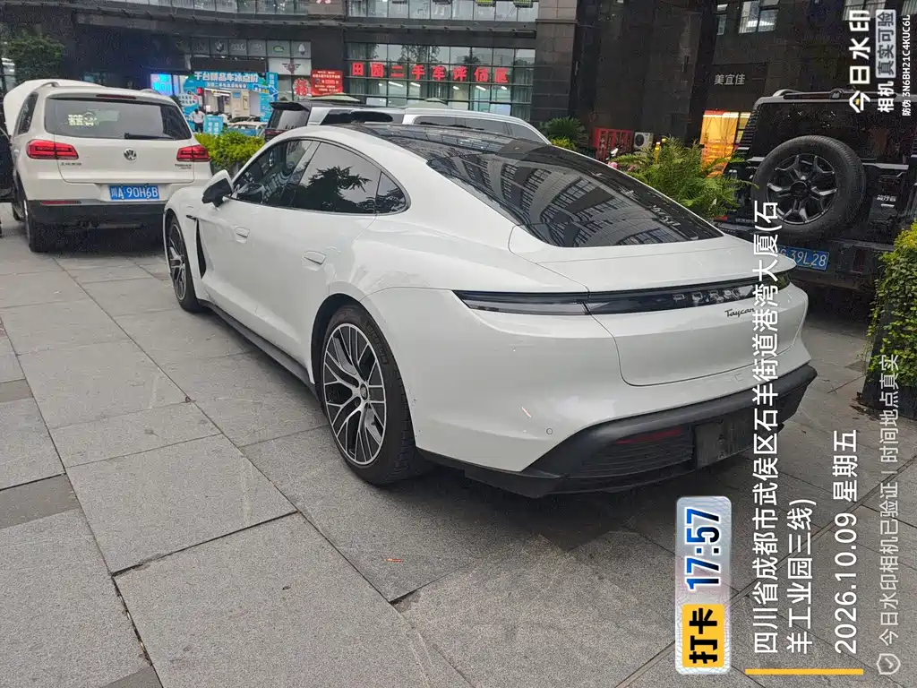 Porsche Taycan — миниатюра 5