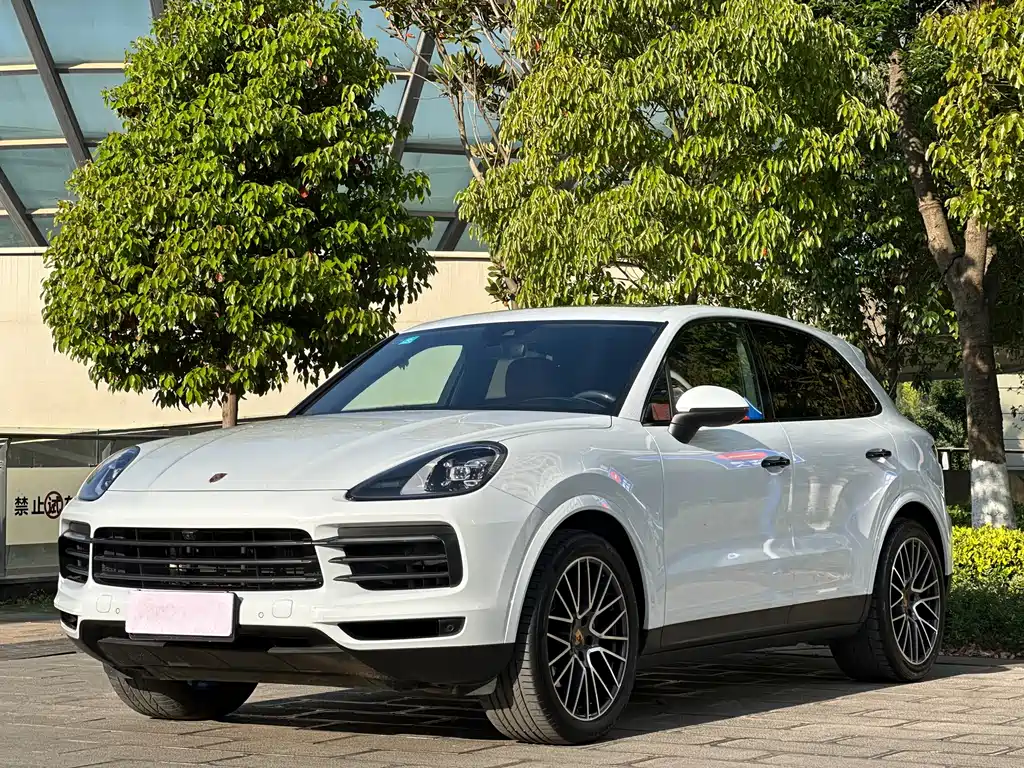 Porsche Cayenne 2022