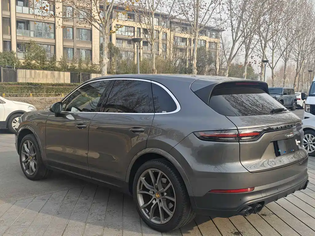 PORSCHE CAYENNE