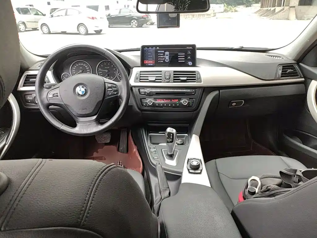 BMW 3 Series — миниатюра 10