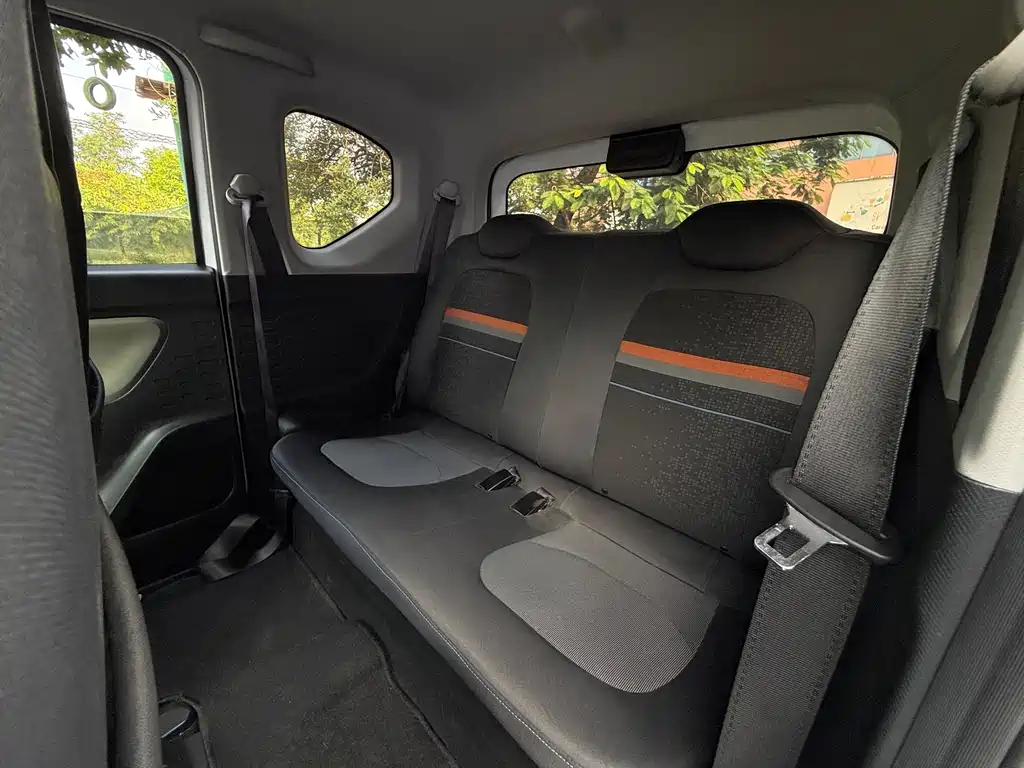 Wuling MINIEV — миниатюра 7