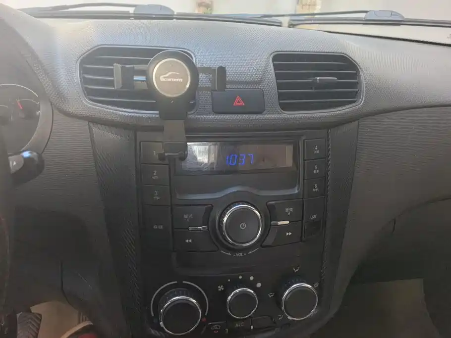Wuling Hongguang — миниатюра 13