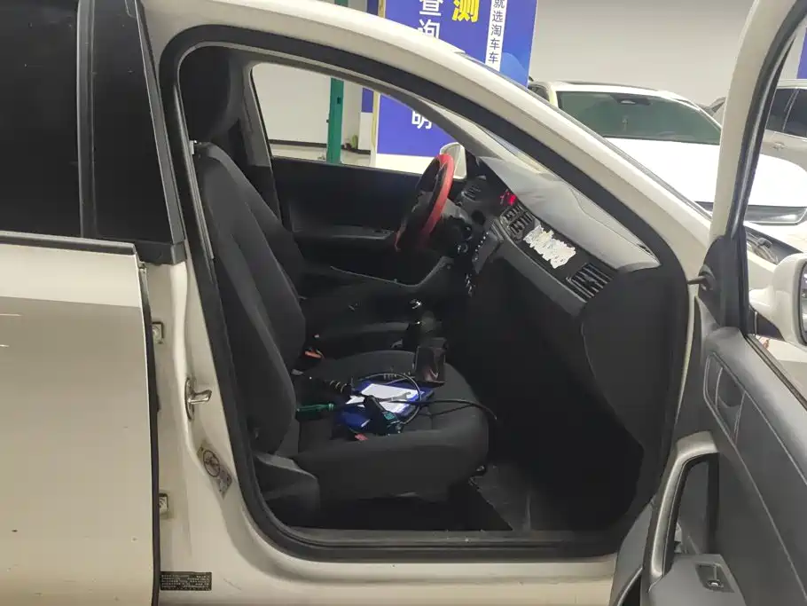 Volkswagen Santana — миниатюра 8