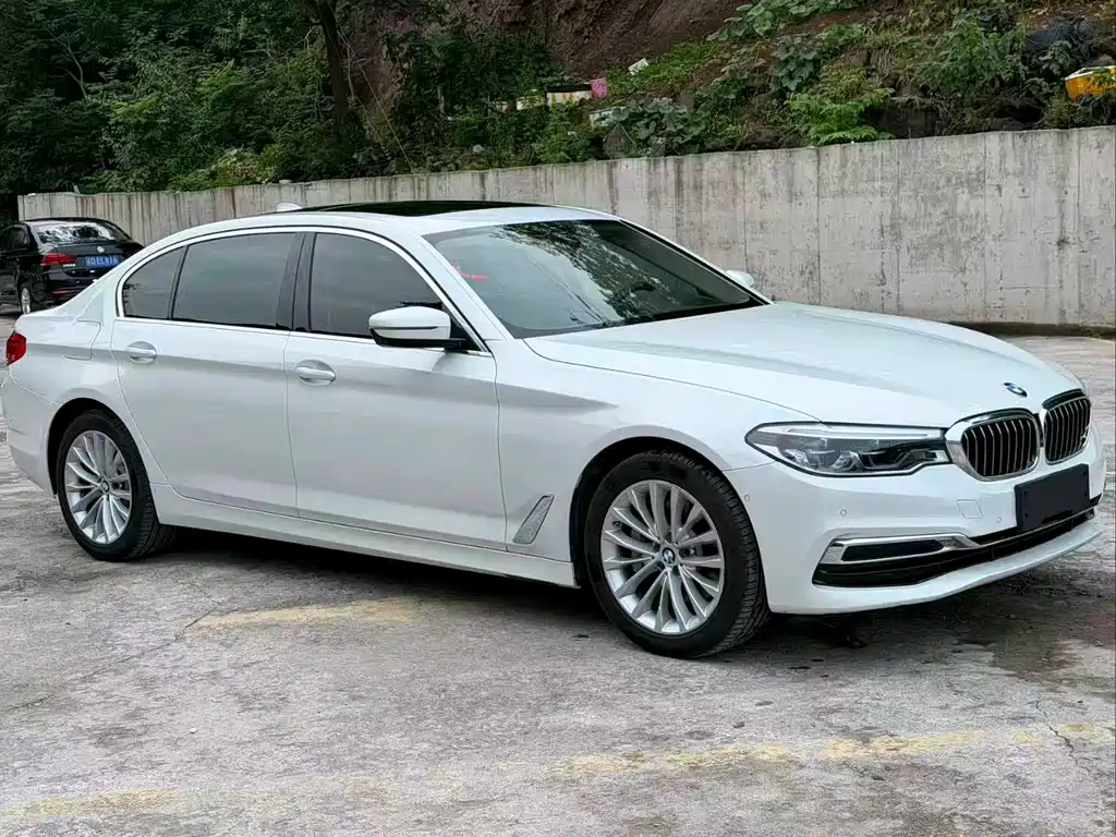 BMW 5 Series — миниатюра 3