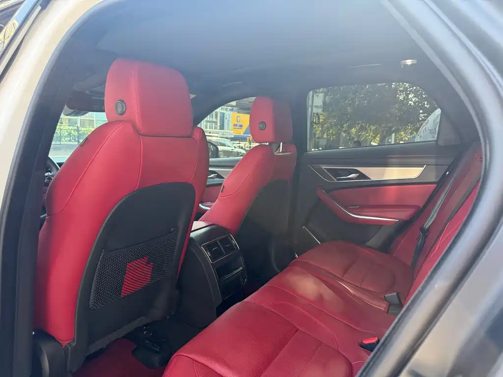 Jaguar F-PACE — миниатюра 8