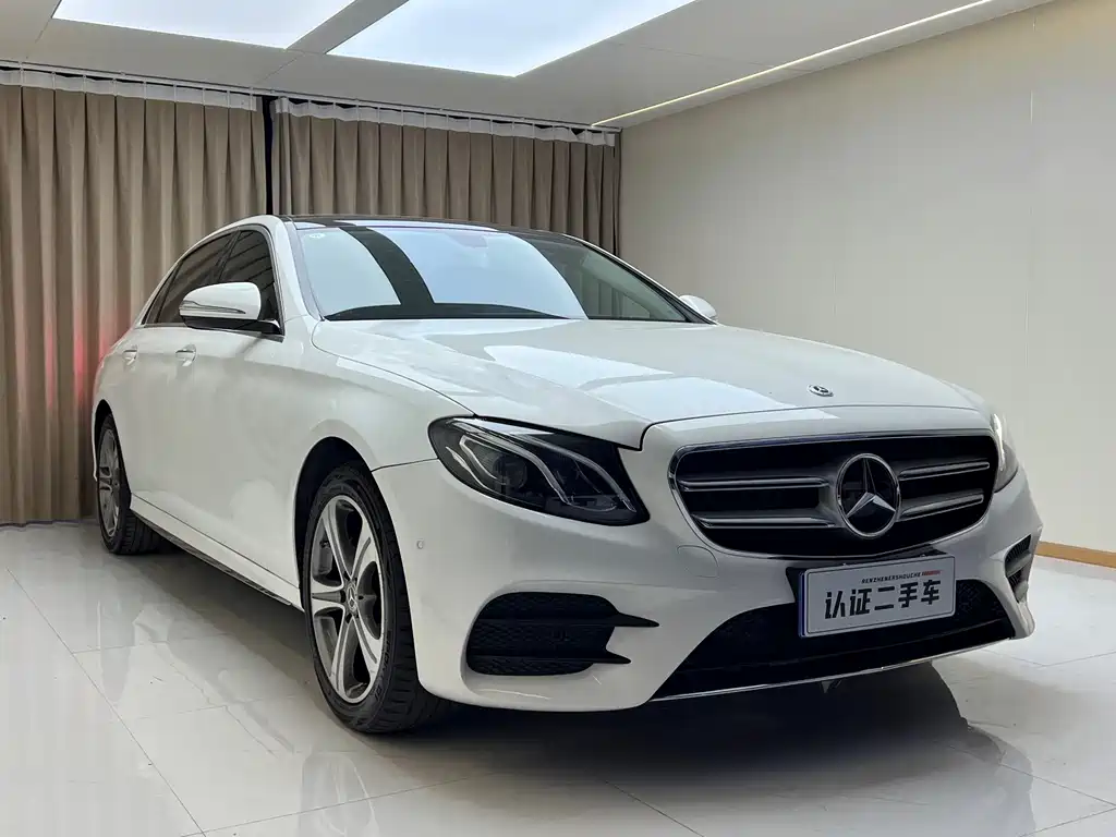 Mercedes-Benz E-Class — миниатюра 2