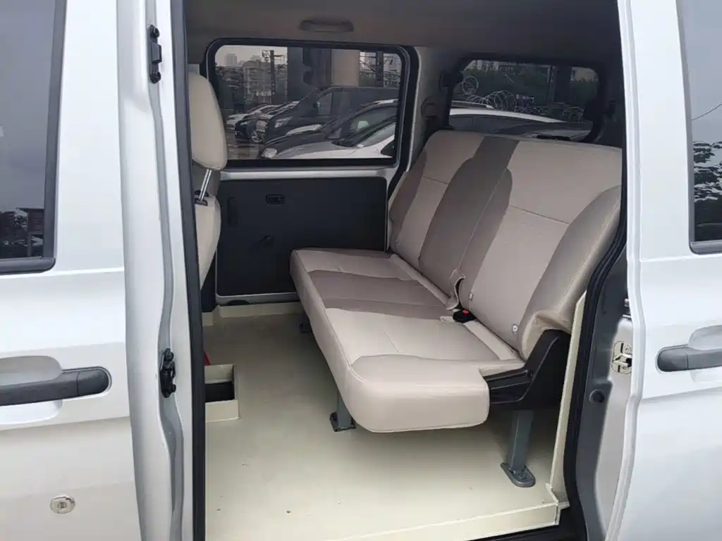 Wuling Hongguang V — миниатюра 17